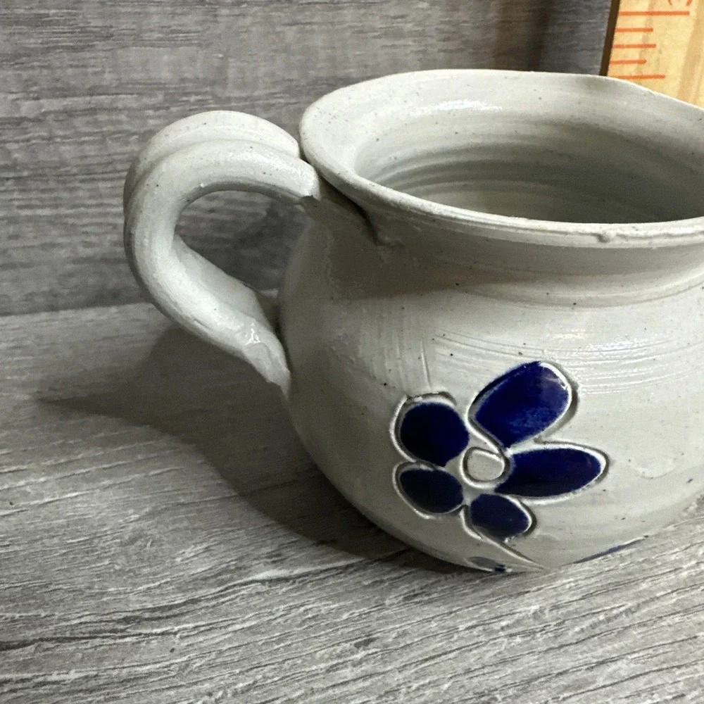 Williamsburg Pottery Ceramic Floral‎ Creamer Glossy Handmade VA Handles